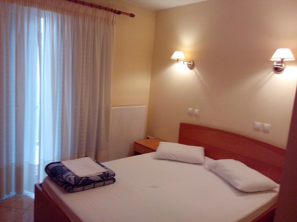 אתונה Cybele Guest Accommodation מראה חיצוני תמונה