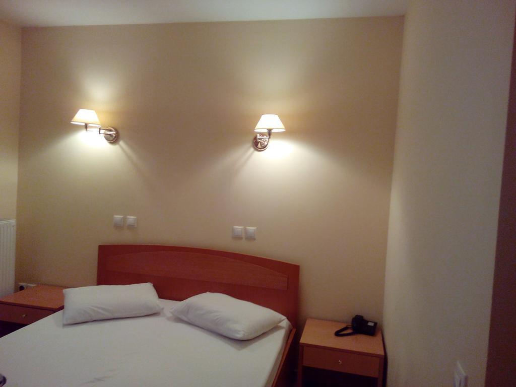 אתונה Cybele Guest Accommodation מראה חיצוני תמונה