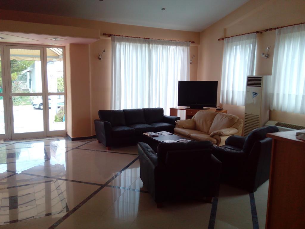 אתונה Cybele Guest Accommodation מראה חיצוני תמונה