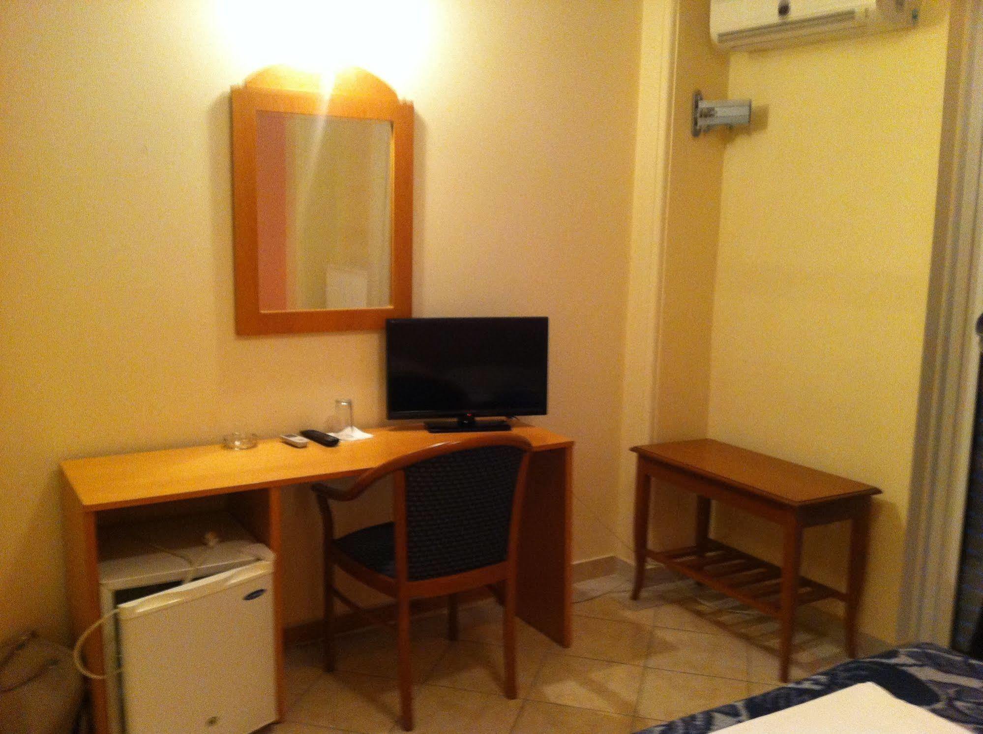 אתונה Cybele Guest Accommodation מראה חיצוני תמונה